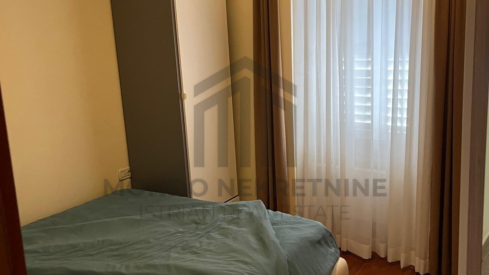 Pore&ccaron;&comma; dvosoban stan 77 m&sup2;&comma; Decumanusova ulica