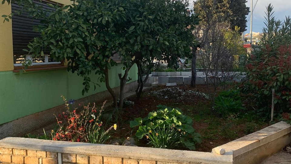 SAMOSTOJEĆA KUĆA U FAŽANI 150M OD MORA