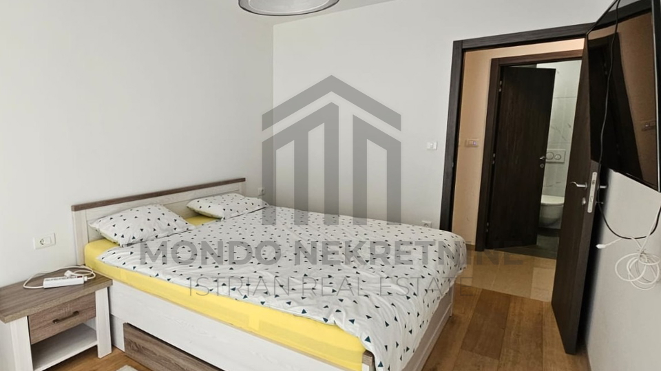 Istra&comma; Pula Moderan stan s velikom terasom &comma; bio-klimatskom pergolom i gara&zcaron;nim mjestom