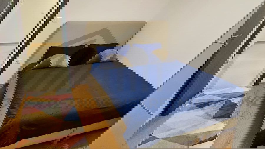 Istra&comma; Pula Moderan stan s velikom terasom &comma; bio-klimatskom pergolom i gara&zcaron;nim mjestom