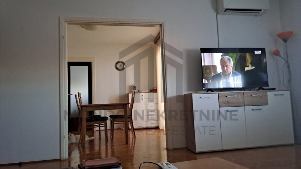 Prostran trosoban stan u Puli &ndash; 83&comma;94 m&sup2; na odli&ccaron;noj lokaciji
