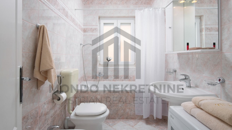 Istra&comma; Medulin&comma; prostran dvosoban stan 71 m&sup2;