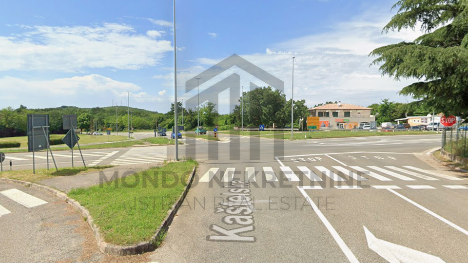 PRODAJA &ndash; Gra&dstrok;evinsko zemlji&scaron;te u Ka&scaron;telu &lpar;blizina granice sa Slovenijom&rpar;