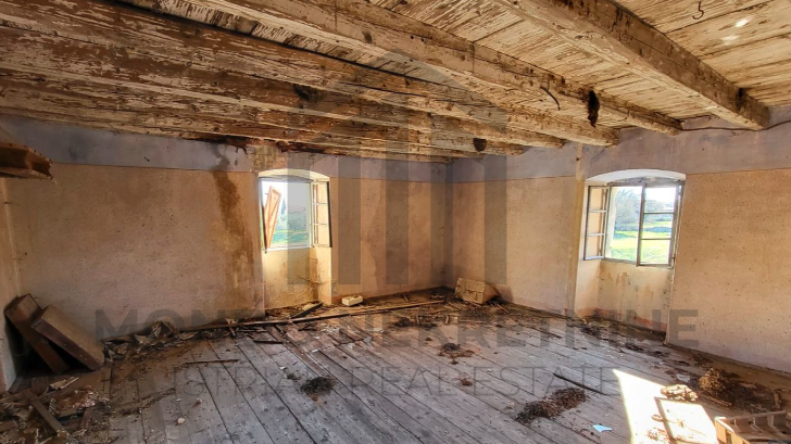 Kamena ku&cacute;a - Puntera