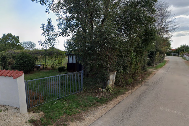 Građevinsko zemljište 1.300 m² – Radeki Polje