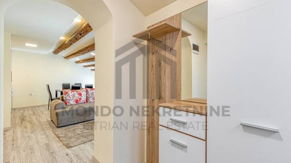 Pore&ccaron;&comma;  stan prvi red do mora&comma; pogled na more&comma; 48 m2&comma; terasa&comma; namje&scaron;ten