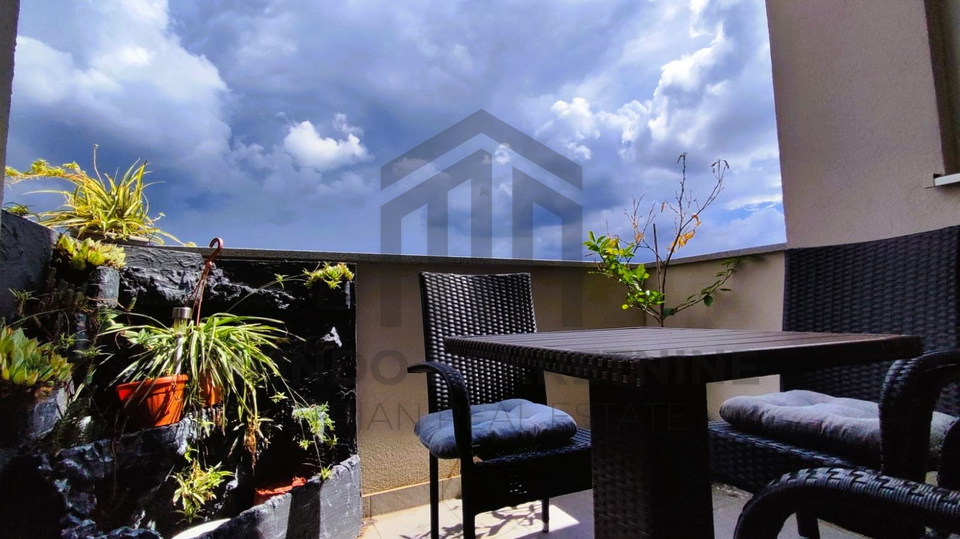 Istra&comma; Pula - trosoban stan 86m2