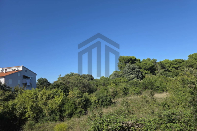 Istra, Ližnjan, građevinsko zemljište u Ližnjanu – 1600 m² + 1780 m² poljoprivredno