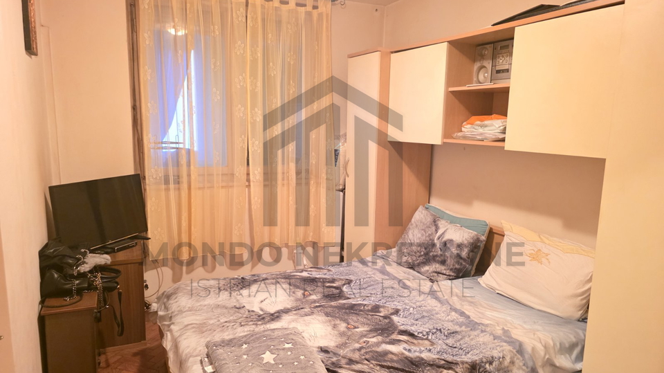 Pula - PRODAJE SE STAN – STROGI CENTAR GRADA, 60 m², 1. KAT, PARKING!