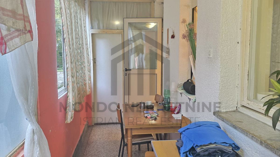 Pula - PRODAJE SE STAN – STROGI CENTAR GRADA, 60 m², 1. KAT, PARKING!