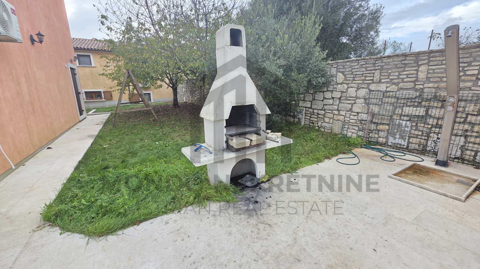 Hiša, 192 m2, Prodaja, Barban