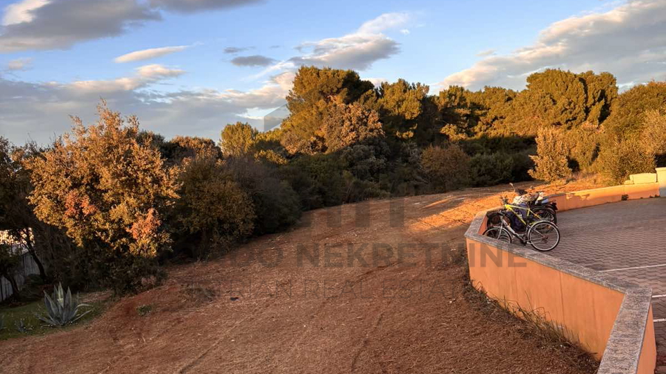 Land, 1600 m2, For Sale, Ližnjan