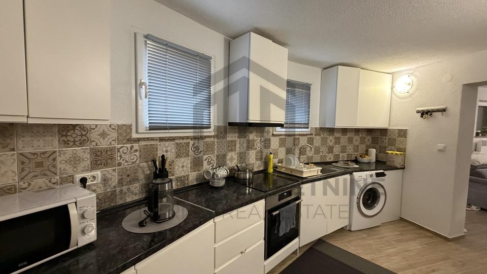 Istra&comma; Medulin - trosobni stan 76 m2 u prizemlju