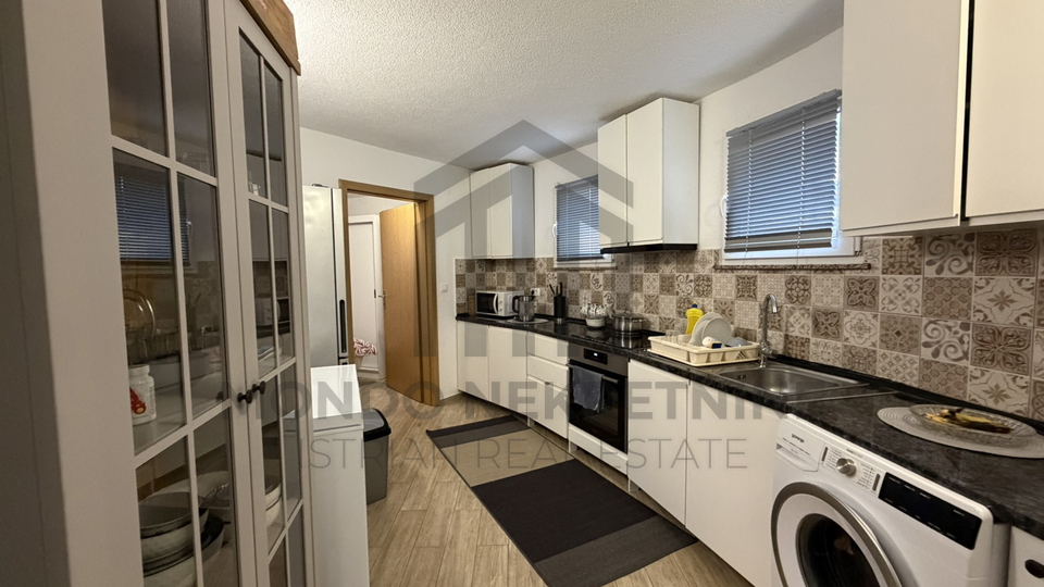 Istra&comma; Medulin - trosobni stan 76 m2 u prizemlju