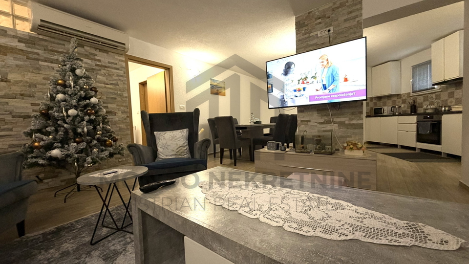 Istra&comma; Medulin - trosobni stan 76 m2 u prizemlju