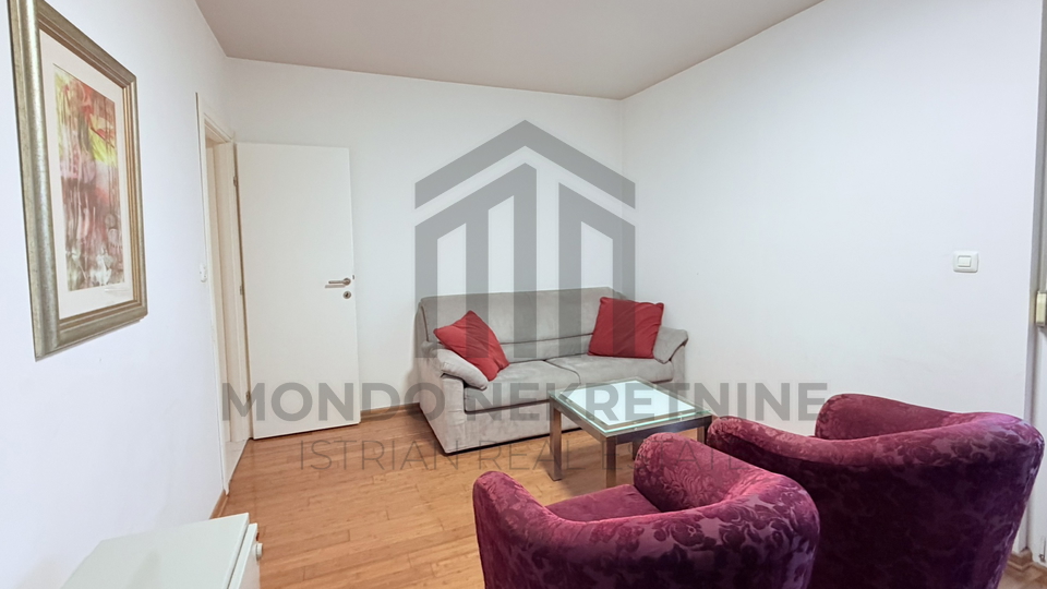 Pula&comma; Vidikovac jednosoban stan- Pogled na grad i more