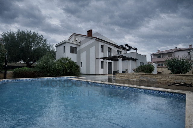 House, 250 m2, For Sale, Pula