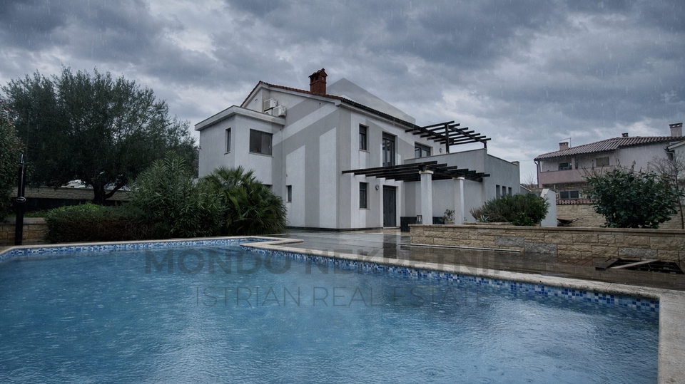 House&comma; 250 m2&comma; For Sale&comma; Pula