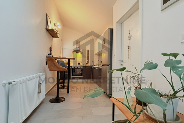 Istra, Pula - trosoban stan 86m2