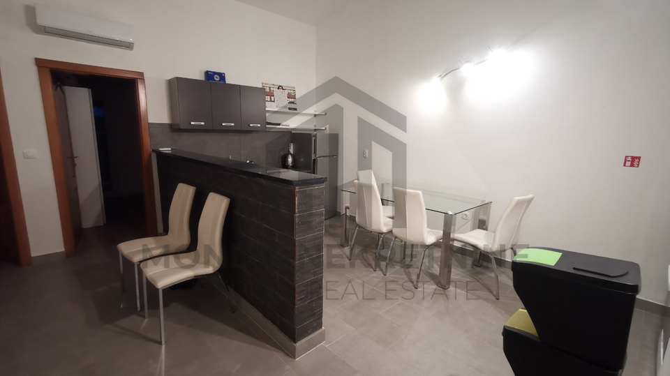 Apartmanska ku&cacute;a sa dva bazena - &Scaron;ijana okolica