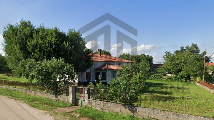 Prizemnica u &Scaron;ajinima sa pomo&cacute;nim objektom