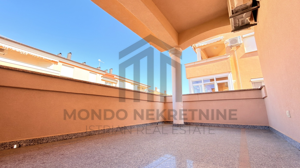 Istra&comma; Medulin&comma; prostran dvosoban stan 71 m&sup2;