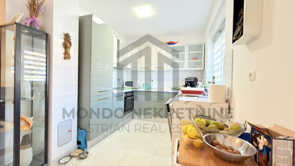 Istra&comma; Pula - trosoban stan 85 m2