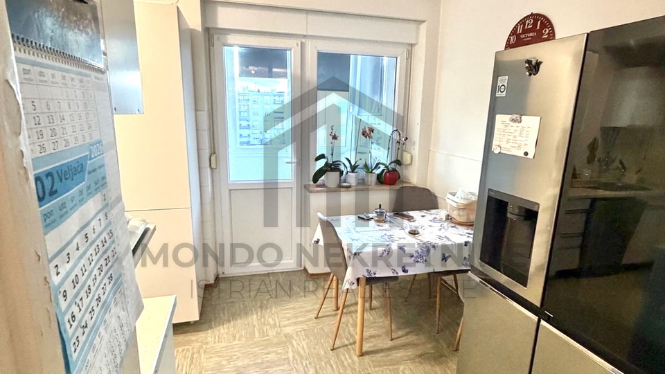 Istra&comma; Pula - trosobni stan 83 m2