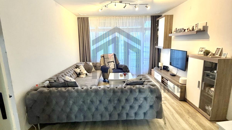 Istra&comma; Pula - trosobni stan 83 m2