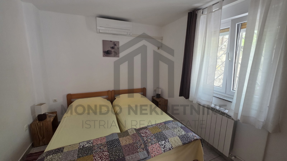 Pula&comma; &Scaron;ijana&comma; ku&cacute;a u nizu 100 m&sup2; &plus; dvori&scaron;te 26 m&sup2;