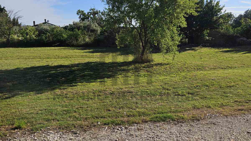 Veli Vrh&comma; Pula &ndash; gra&dstrok;evinsko zemlji&scaron;te  900 m&sup2;