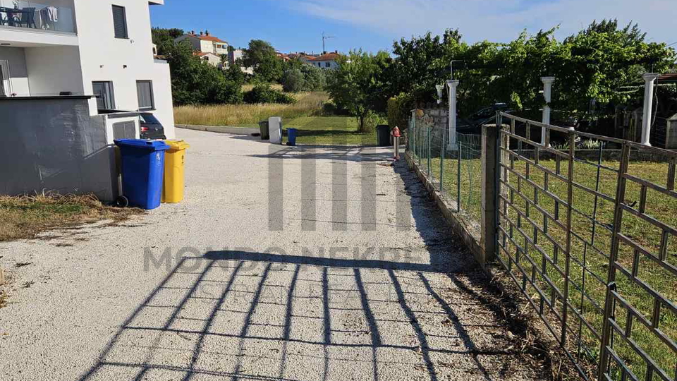 Veli Vrh&comma; Pula &ndash; gra&dstrok;evinsko zemlji&scaron;te  900 m&sup2;