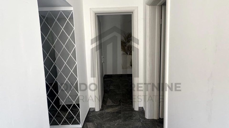Renoviran stan u centru Pule 50 m2