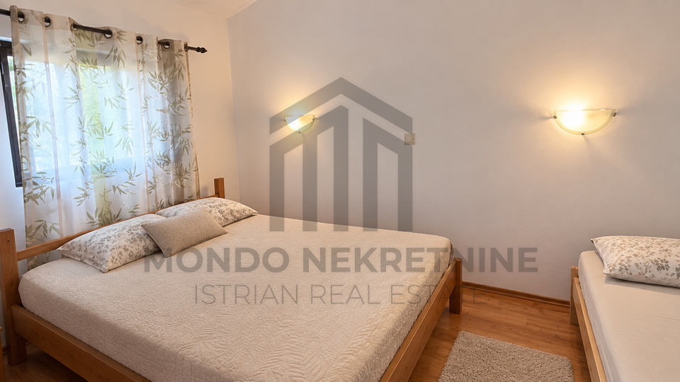 Valtura - samostoje&cacute;a ku&cacute;a 170 m2 s bazenom