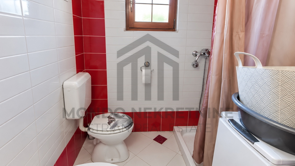 Valtura - samostoje&cacute;a ku&cacute;a 170 m2 s bazenom