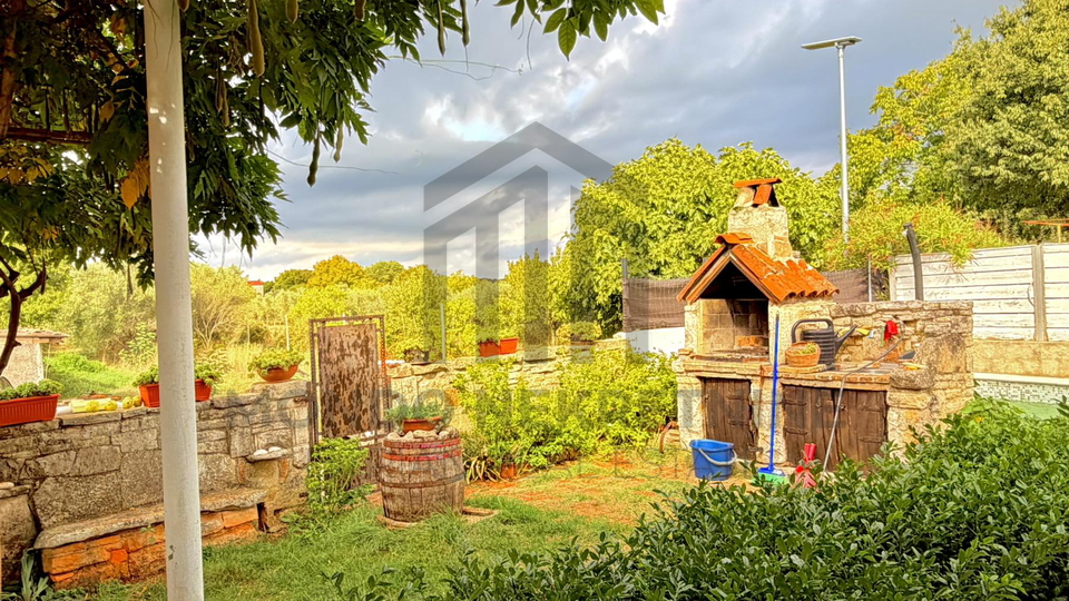 Valtura - samostoje&cacute;a ku&cacute;a 170 m2 s bazenom