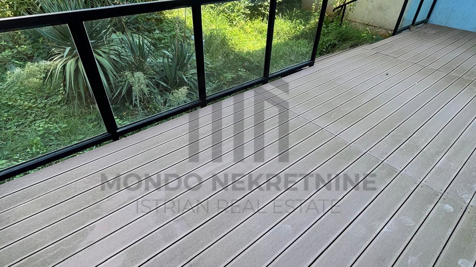 Roh bau ku&cacute;a s 3 stana i gara&zcaron;om&comma; Pula&comma; Veruda Porat&comma; 291 m&sup2; &plus; vrt