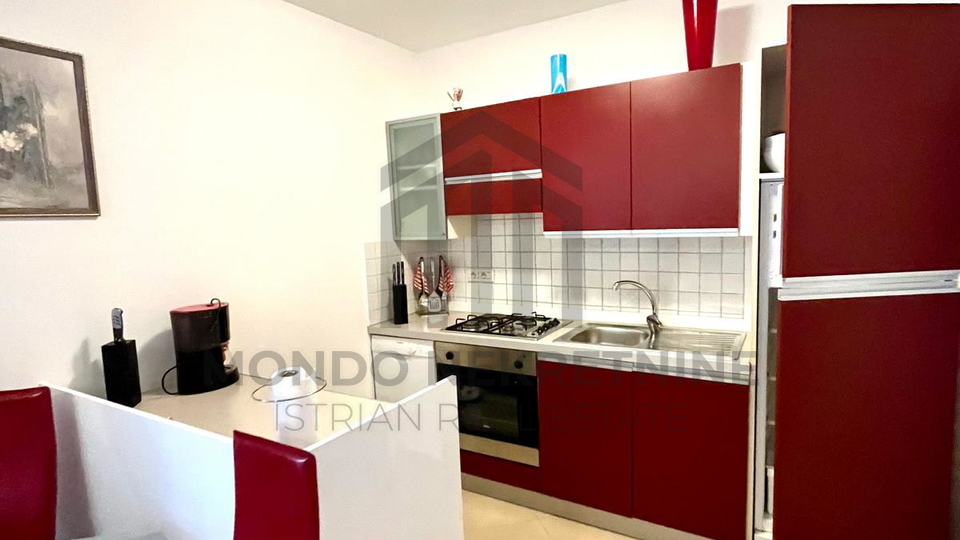 Dvosoban stan s pogledom na more &ndash; Medulin&comma; 54 m2&comma; 50 metara od pje&scaron;&ccaron;ane pla&zcaron;e