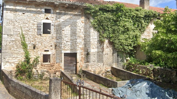 Istra&comma; okolica Mar&ccaron;ane &ndash; Kamena ku&cacute;a za renovaciju s oku&cacute;nicom