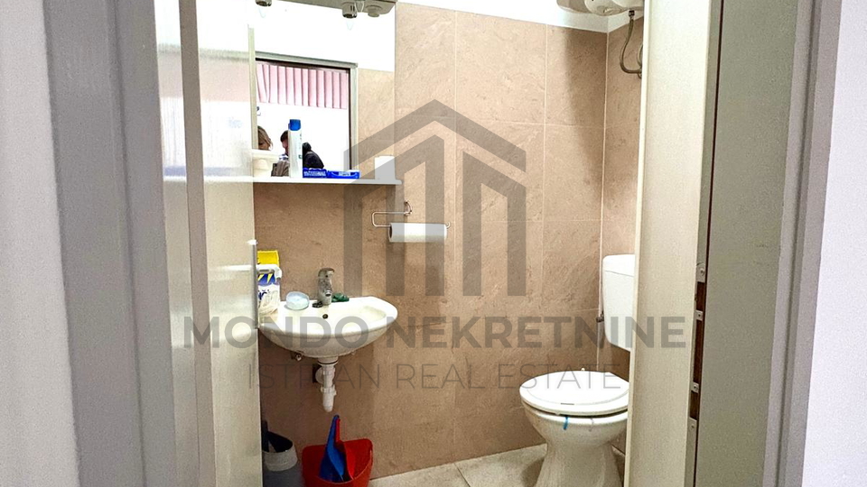 PULA &ndash; STAN U PRIZEMLJU &ndash; MOGU&Cacute;A PRENAMJENA U POSLOVNI PROSTOR