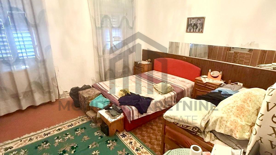 Jednosoban stan u centru Pule &ndash; 28&comma;5 m&sup2;&comma; prizemlje&comma; za renovaciju