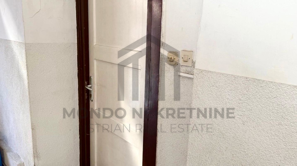 Jednosoban stan u centru Pule &ndash; 28&comma;5 m&sup2;&comma; prizemlje&comma; za renovaciju