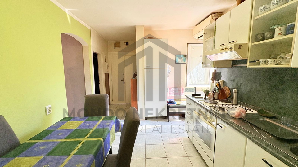 Stan u centru Pule &ndash; blizina Arene&comma; 38 m&sup2;&comma; useljiv &ndash; 136&period;000 &euro;