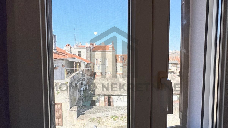 Stan u centru Pule &ndash; blizina Arene&comma; 38 m&sup2;&comma; useljiv &ndash; 136&period;000 &euro;