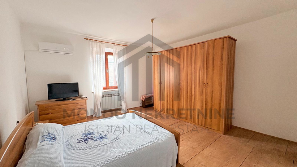 VODNJAN &ndash; Kamena ku&cacute;a s vrtom i pogledom na more