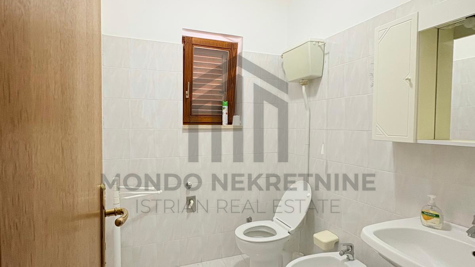 VODNJAN &ndash; Kamena ku&cacute;a s vrtom i pogledom na more