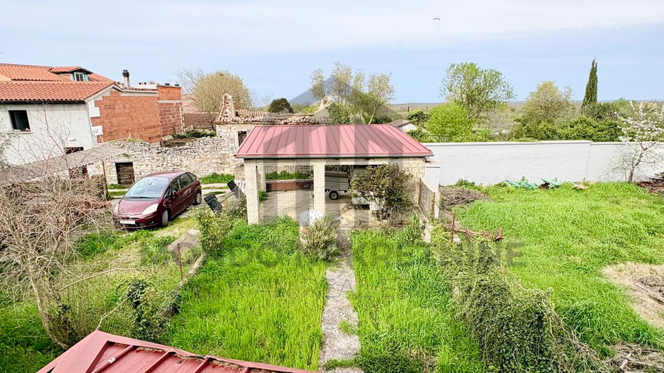 VODNJAN &ndash; Kamena ku&cacute;a s vrtom i pogledom na more