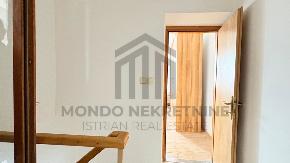 VODNJAN &ndash; Kamena ku&cacute;a s vrtom i pogledom na more