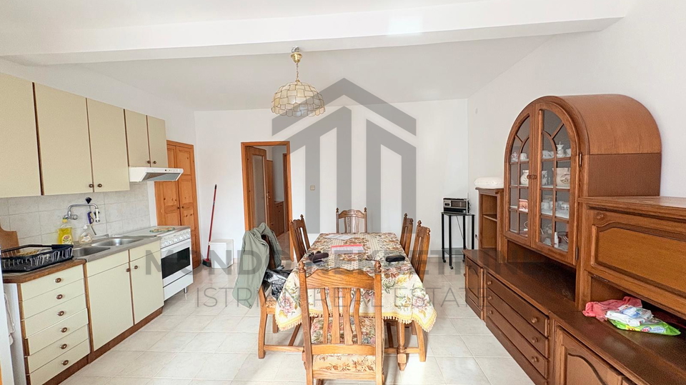 VODNJAN &ndash; Kamena ku&cacute;a s vrtom i pogledom na more