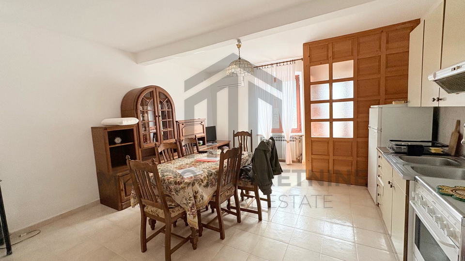 VODNJAN &ndash; Kamena ku&cacute;a s vrtom i pogledom na more